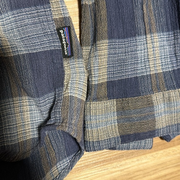Patagonia | plaid button up organic cotton shirt - Picture 4 of 5